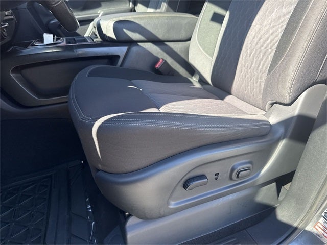 2023 Nissan Titan SV