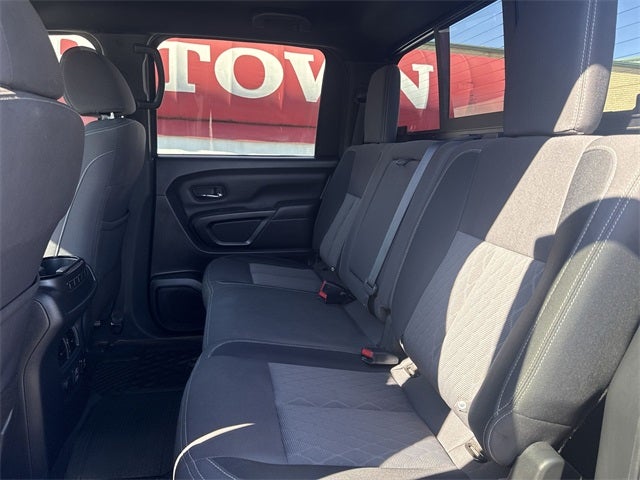 2023 Nissan Titan SV