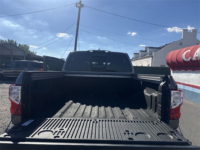 2023 Nissan Titan SV