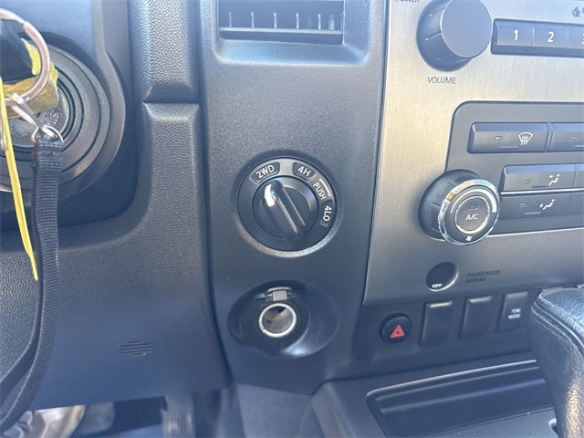 2012 Nissan Titan SV