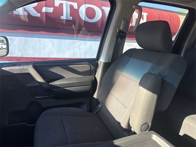 2012 Nissan Titan SV