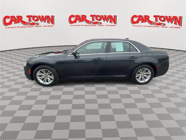 2019 Chrysler 300 Touring