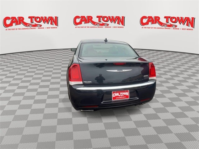 2019 Chrysler 300 Touring