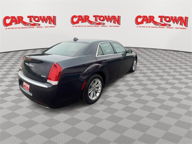 2019 Chrysler 300 Touring