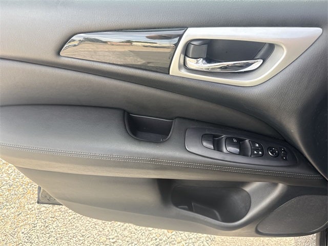 2019 Nissan Pathfinder S