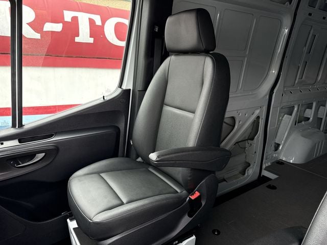 2025 Mercedes-Benz Sprinter 2500 Cargo 144 WB